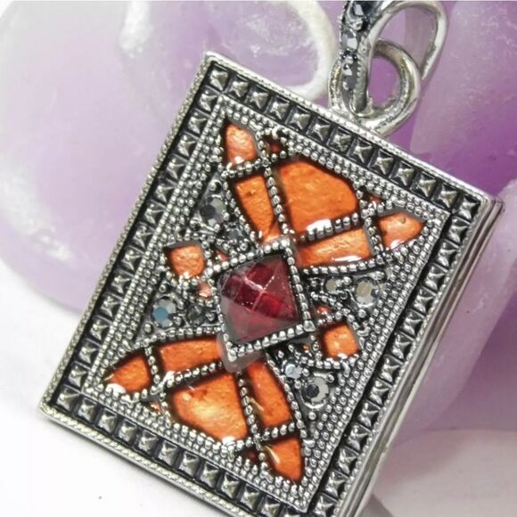 Beautiful Lia Sophia "LATTICE" Pendant/Slide, Cut Crystals, NWOT - Picture 5 of 8
